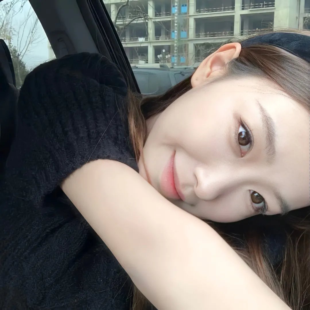 蒂拉和兰妮劫火车 封面